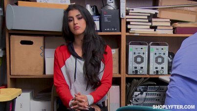 SHOPLYFTER-BAD GIRL WILL BE FUCKED ON THE TABLE-XNXX93.COM