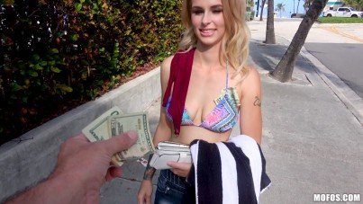 MOFOS-BIKINI TEEN SUCKS COCK FOR MONEY-XNXX93.COM