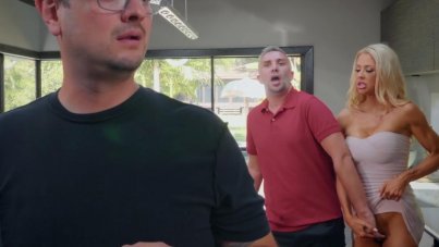 BRAZZERS-COURTNEY LENDS A HELPING HAND-XNXX93.COM