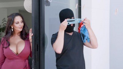 BRAZZERS-MOM'S PANTY BANDIT-XNXX93.COM