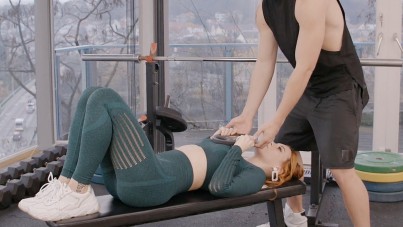 SPIZOO-CHARLIE RED TEASES AND FUCKS HER TRAINER-XNXX93.COM