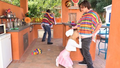 FAMILY STROKES-DEMI HAWKS: CINCUM DE MAYO-XNXX93.COM