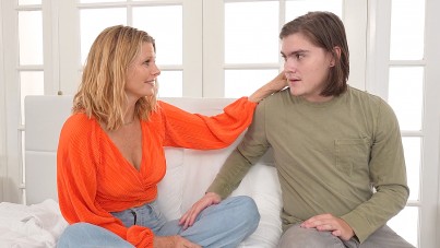 AUNTJUDYSXXX-REYA'S OVER-SPENDING STEPSON FINDS A NEW WAY TO WORK OFF HIS DEBT-XNXX93.COM